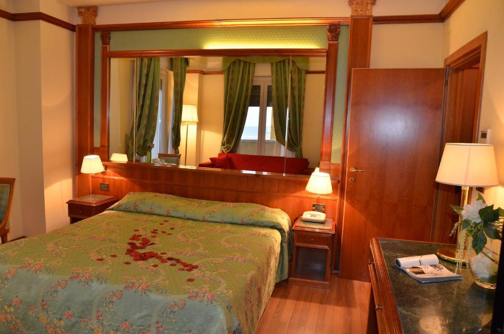 Grand Hotel Montesilvano Marina Esterno foto