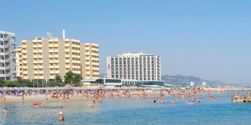 Grand Hotel Montesilvano Marina Esterno foto