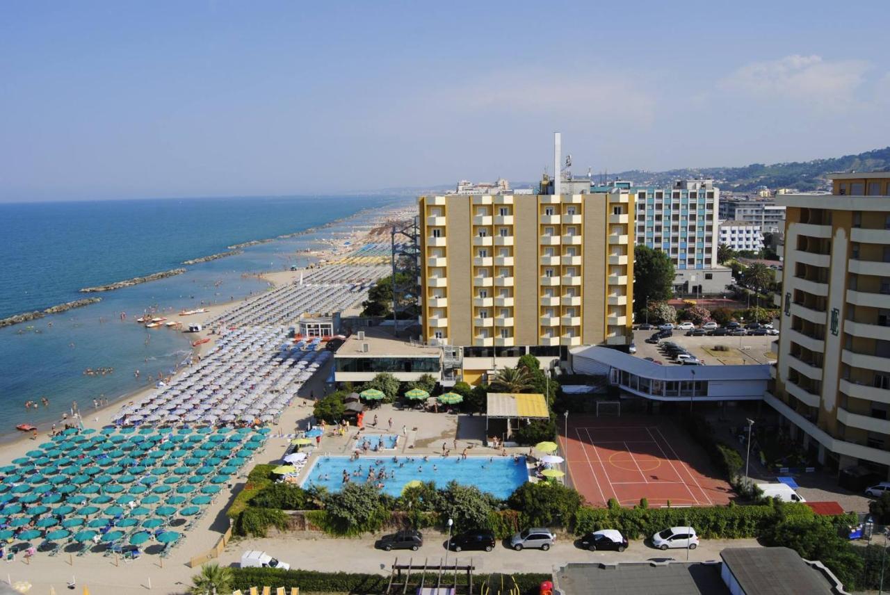 Grand Hotel Montesilvano Marina Esterno foto