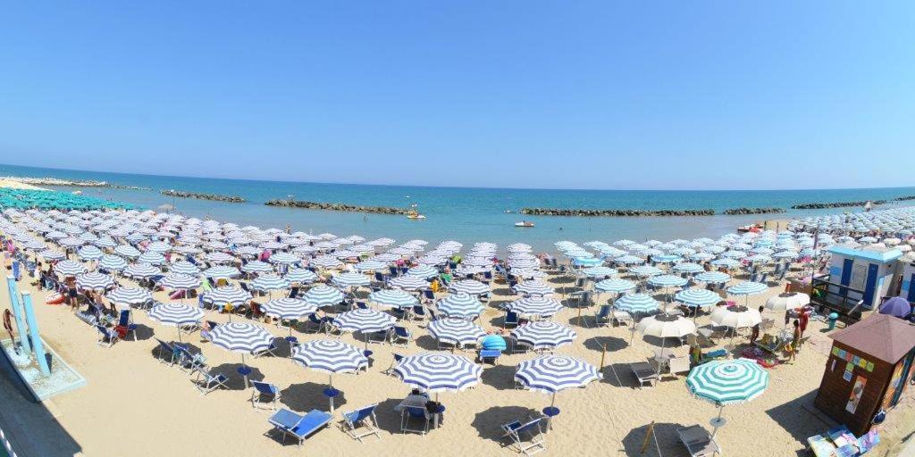 Grand Hotel Montesilvano Marina Esterno foto
