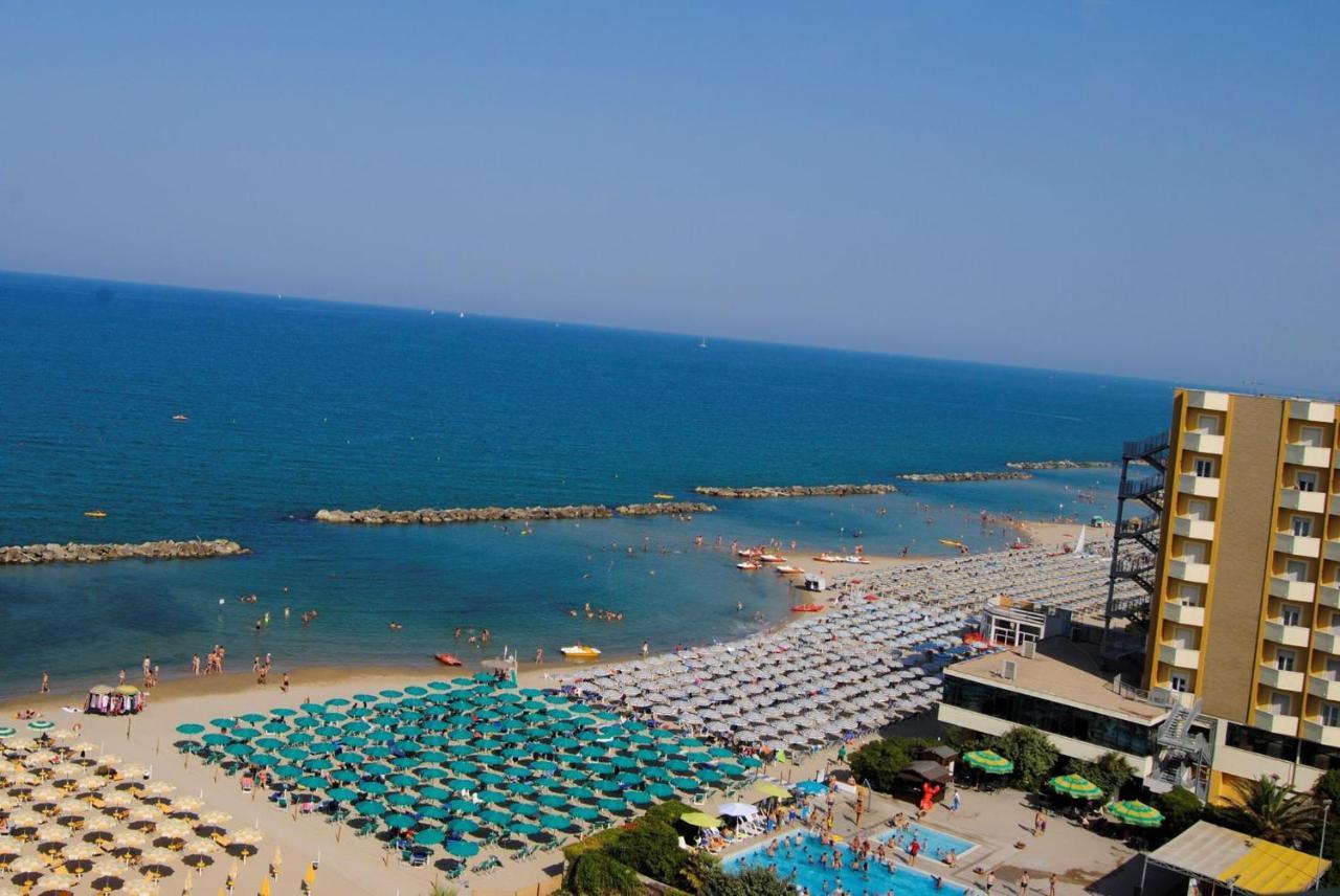 Grand Hotel Montesilvano Marina Esterno foto